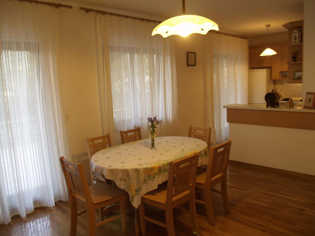 Apartments Mrva Ugljan Extérieur photo