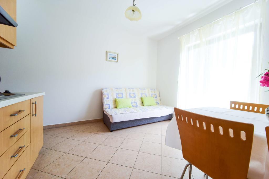 Apartments Mrva Ugljan Extérieur photo